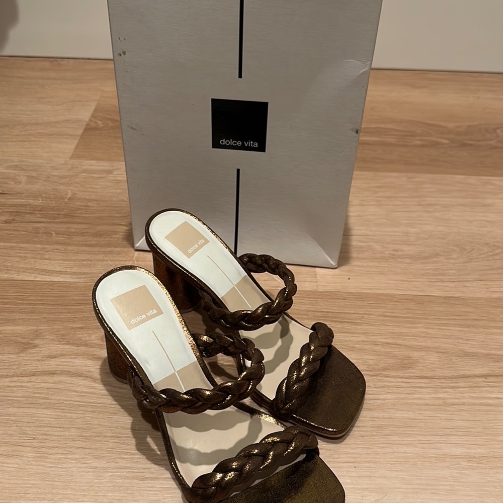 Dolce Vita Nairi Woven Bronze Metallic Suede Stella, New. Size 8